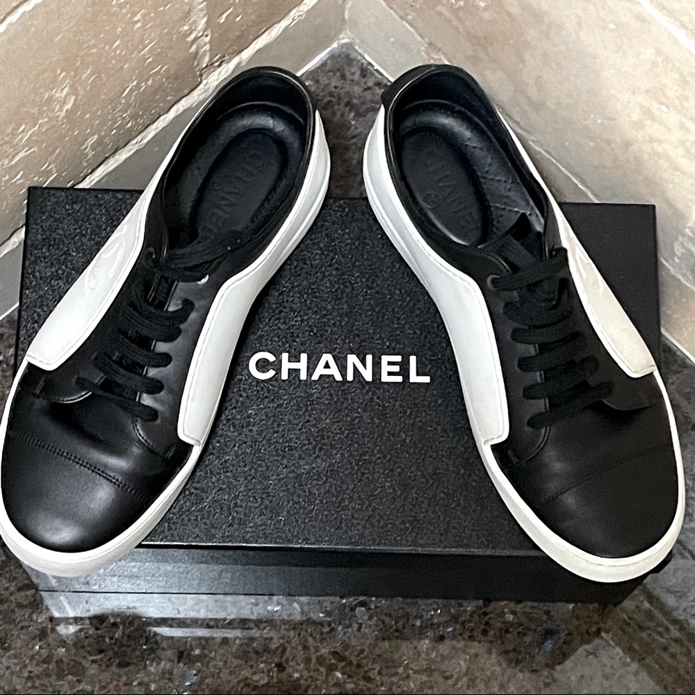 Chanel Pre-Fall 2017 mens leather sneakers - Picture 1 of 16